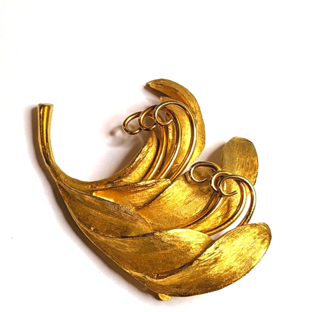 Vintage Gold‎ Tone Leaf Statement Brooch